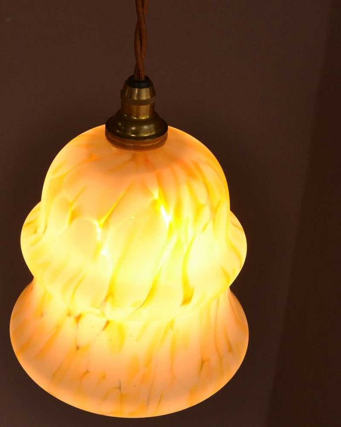 ペンダントライト　照明・ライティング　はちみつ色でほっこり気分、アンティークシェードペンダントライト（コード・シャンデリア電球・ギャラリーなし）。。(k-3666-z)