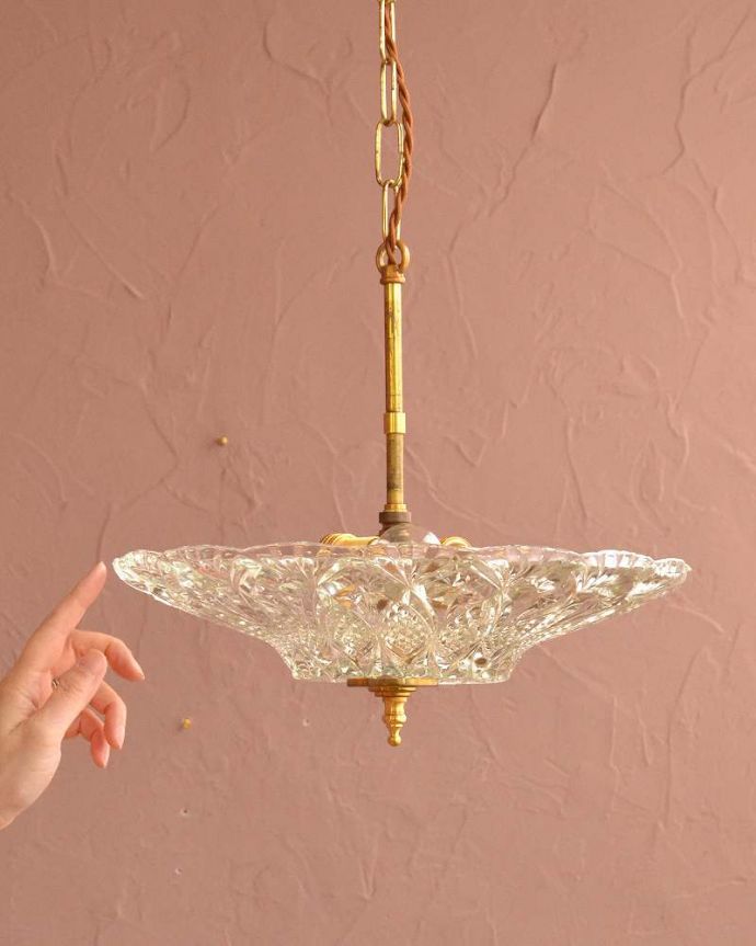 シャンデリア　照明・ライティング　ガラスの器がキラキラ輝くアンティークのハンギングボウル(E17丸球2灯付き) 。。(k-3762-z)