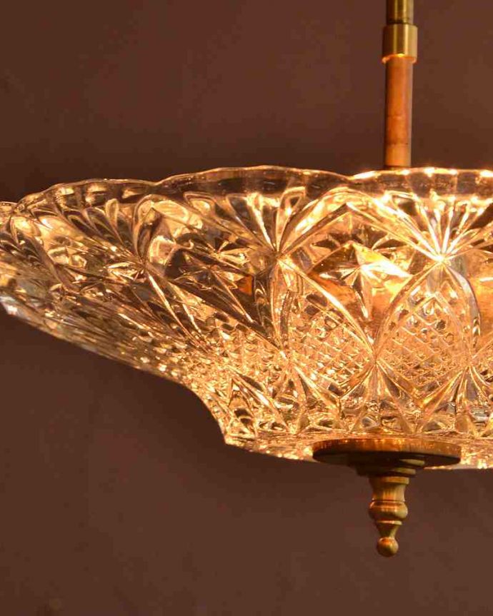 シャンデリア　照明・ライティング　ガラスの器がキラキラ輝くアンティークのハンギングボウル(E17丸球2灯付き) 。。(k-3762-z)