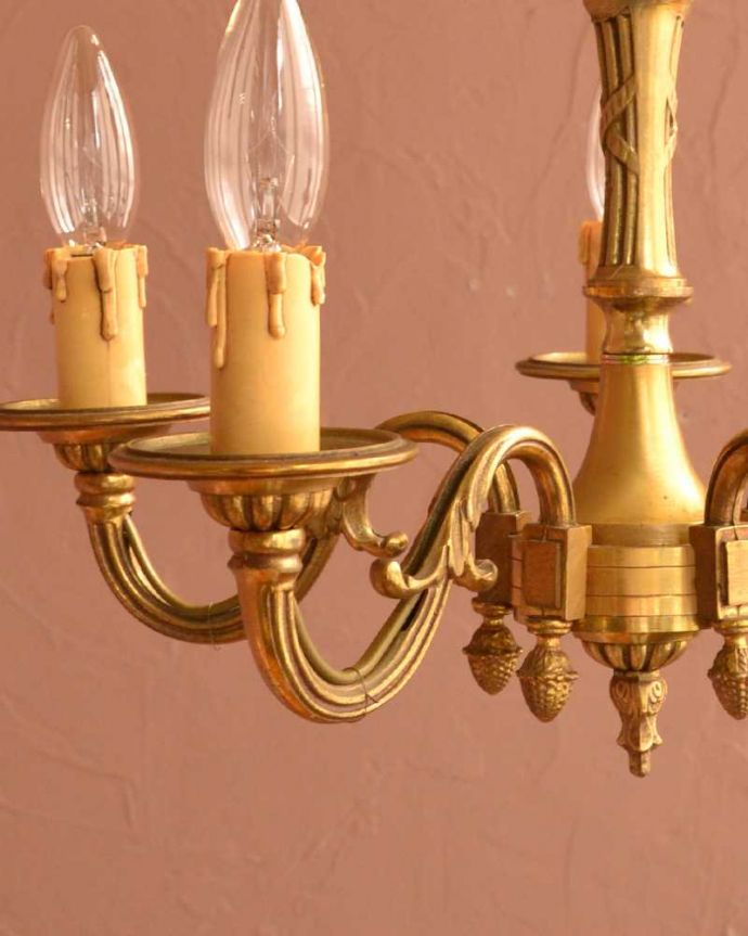 シャンデリア　照明・ライティング　イギリスアンティークの真鍮製シャンデリア（5灯）（E17シャンデリア球付） 。。(k-3763-z)