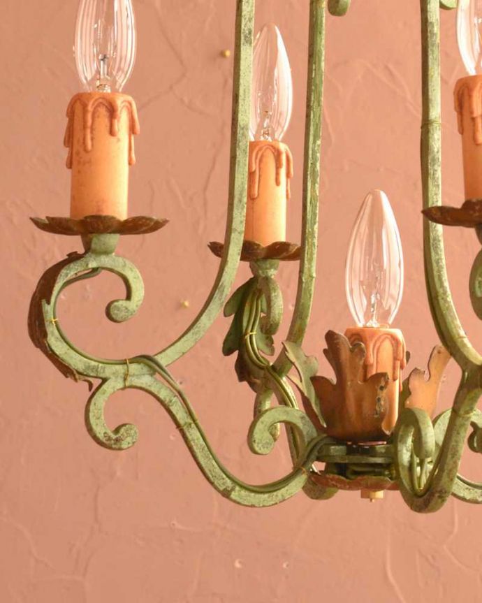 シャンデリア　照明・ライティング　フランスで見つけたアンティークシャンデリア（5灯）（Ｅ17シャンデリア球付） 。。(k-3764-z)