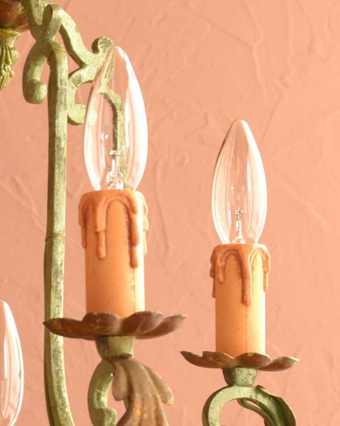 シャンデリア　照明・ライティング　フランスで見つけたアンティークシャンデリア（5灯）（Ｅ17シャンデリア球付） 。。(k-3764-z)