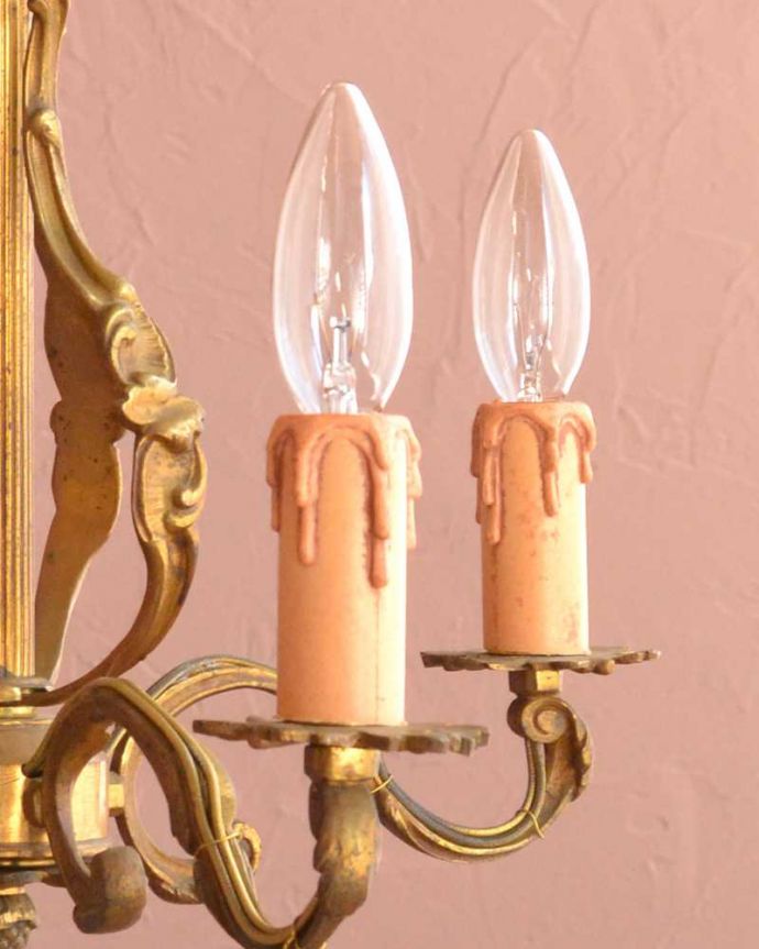 シャンデリア　照明・ライティング　フランスで見つけたアンティーク真鍮製シャンデリア（4灯）（E17シャンデリア球付）。。(k-3765-z)