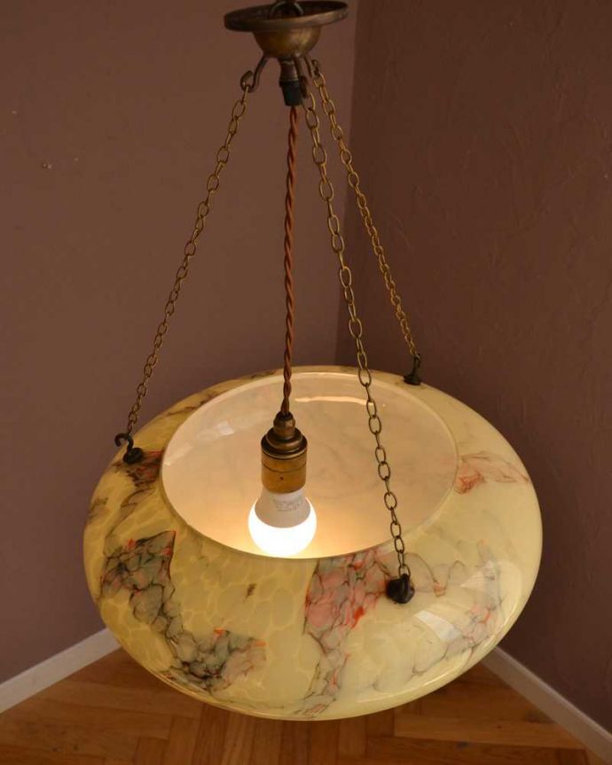 シャンデリア　照明・ライティング　マーブル模様が美しい英国輸入のアンティークハンギングボウル（Ｅ26球付） 。。(k-3767-z)