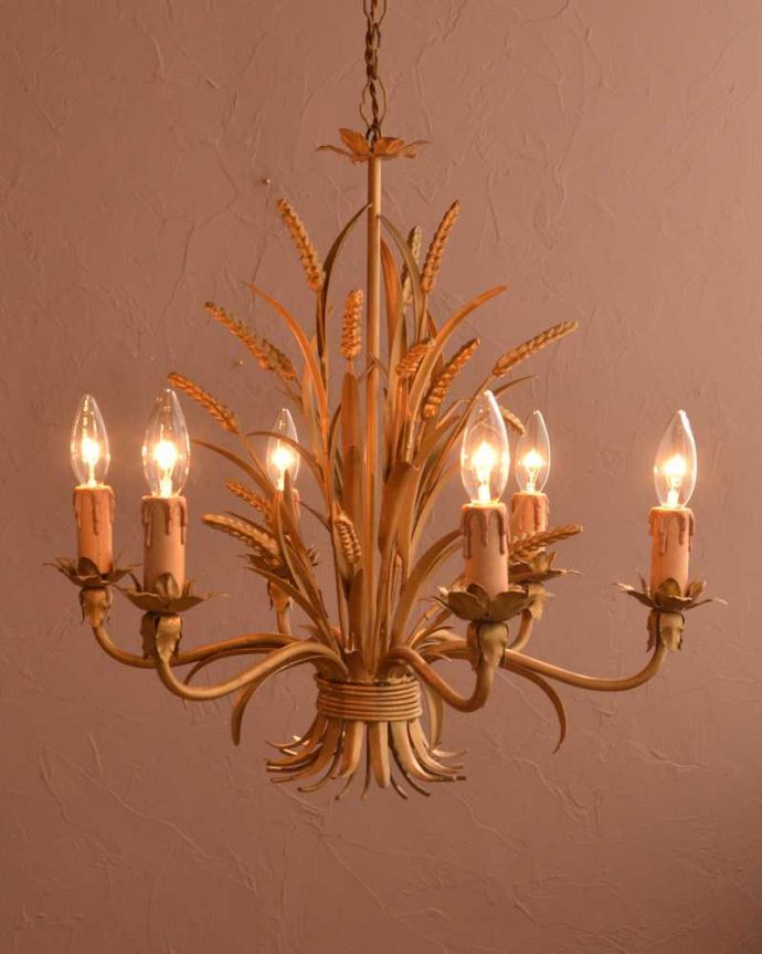 シャンデリア　照明・ライティング　麦穂ブーケのイギリスで見つけたアンティークシャンデリア(6灯)（Ｅ17シャンデリア球付）。。(k-3769-z)