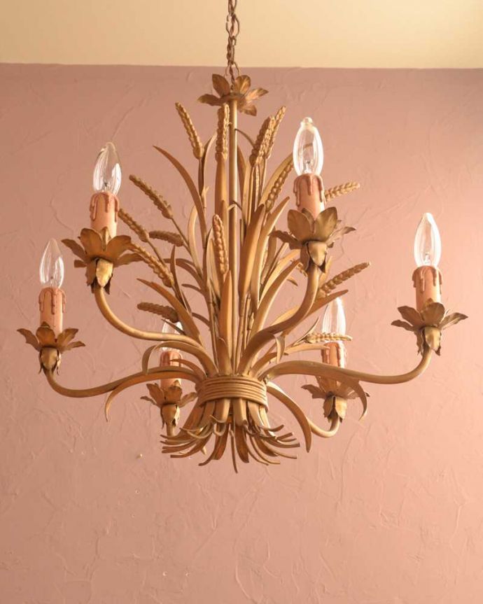 シャンデリア　照明・ライティング　麦穂ブーケのイギリスで見つけたアンティークシャンデリア(6灯)（Ｅ17シャンデリア球付）。。(k-3769-z)