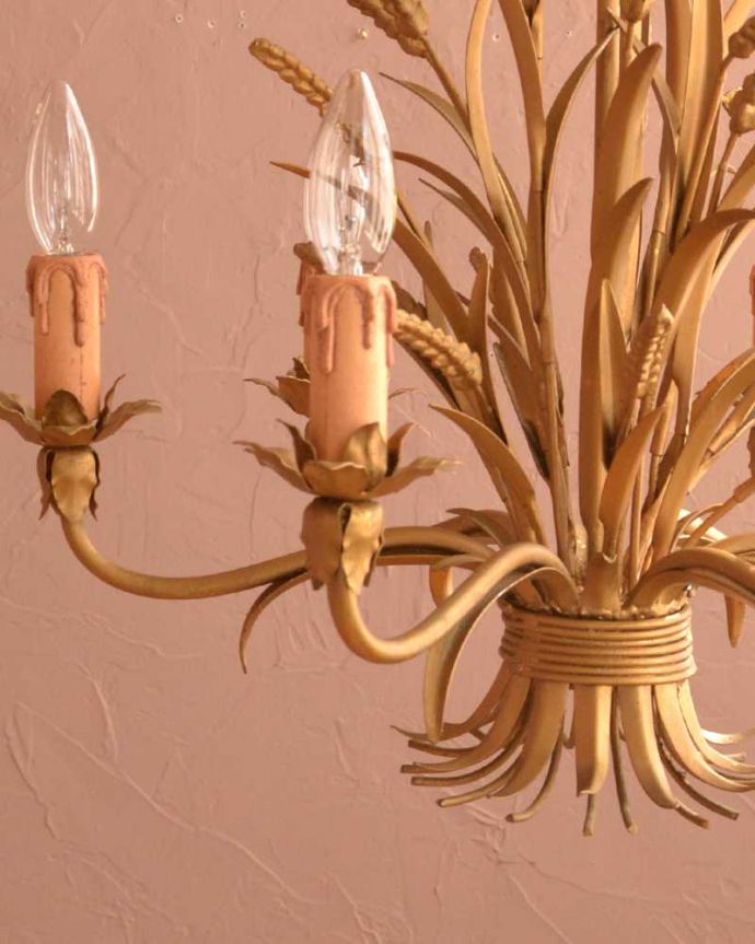 シャンデリア　照明・ライティング　麦穂ブーケのイギリスで見つけたアンティークシャンデリア(6灯)（Ｅ17シャンデリア球付）。。(k-3769-z)