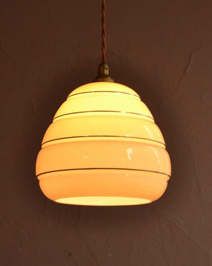 ペンダントライト　照明・ライティング　お部屋を温かく照らすアンティークガラス、シェード(コード・シャンデリア電球・ギャラリーなし)。。(k-3799-z)