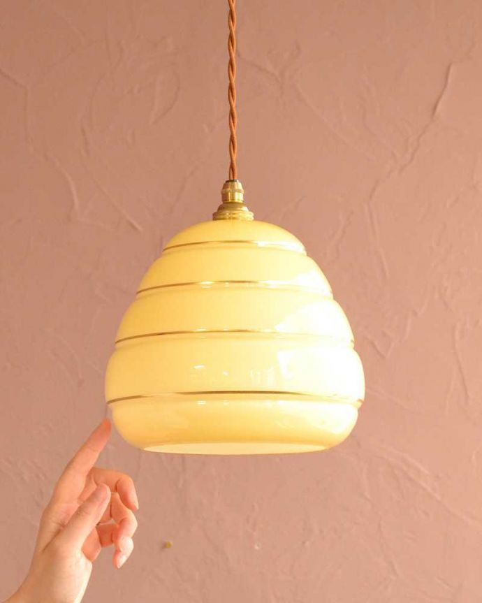 ペンダントライト　照明・ライティング　お部屋を温かく照らすアンティークガラス、シェード(コード・シャンデリア電球・ギャラリーなし)。。(k-3799-z)