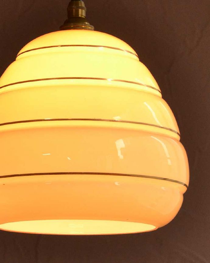 ペンダントライト　照明・ライティング　お部屋を温かく照らすアンティークガラス、シェード(コード・シャンデリア電球・ギャラリーなし)。。(k-3799-z)