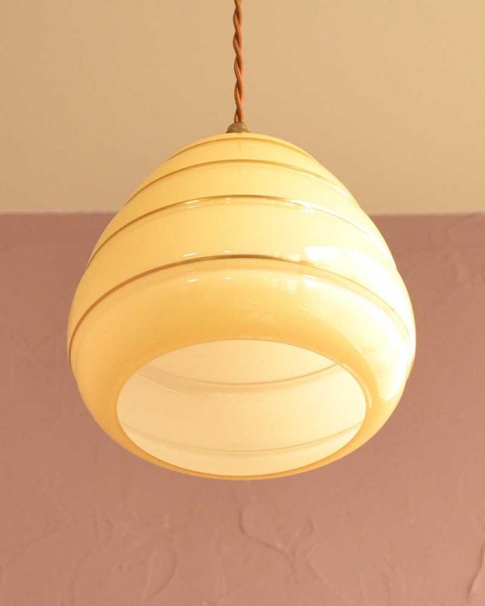 ペンダントライト　照明・ライティング　お部屋を温かく照らすアンティークガラス、シェード(コード・シャンデリア電球・ギャラリーなし)。。(k-3799-z)