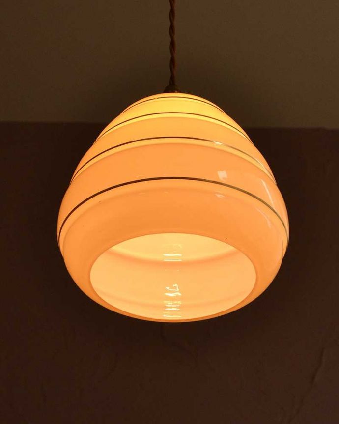 ペンダントライト　照明・ライティング　お部屋を温かく照らすアンティークガラス、シェード(コード・シャンデリア電球・ギャラリーなし)。。(k-3799-z)