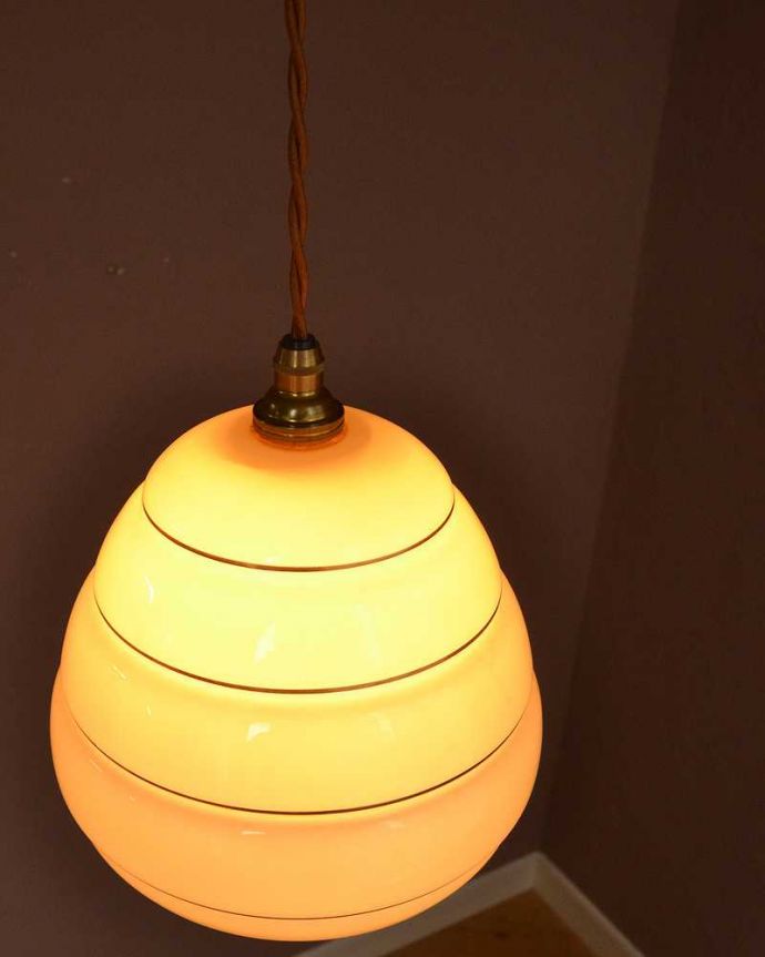 ペンダントライト　照明・ライティング　お部屋を温かく照らすアンティークガラス、シェード(コード・シャンデリア電球・ギャラリーなし)。。(k-3799-z)