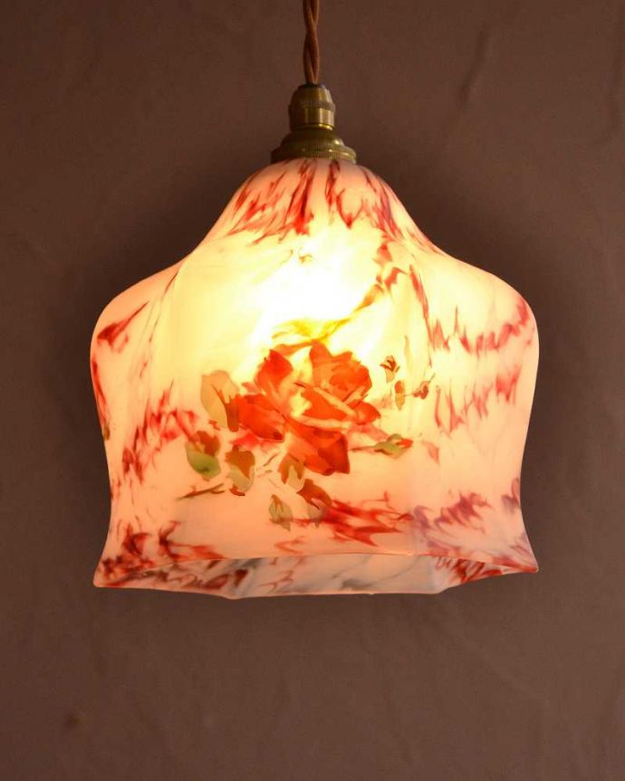 ペンダントライト　照明・ライティング　バラ×マーブル模様のアンティークシェードペンダントライト（コード・シャンデリア電球・ギャラリーなし）。。(k-3806-z)