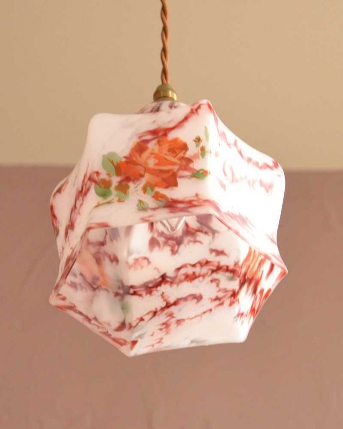 ペンダントライト　照明・ライティング　バラ×マーブル模様のアンティークシェードペンダントライト（コード・シャンデリア電球・ギャラリーなし）。。(k-3806-z)
