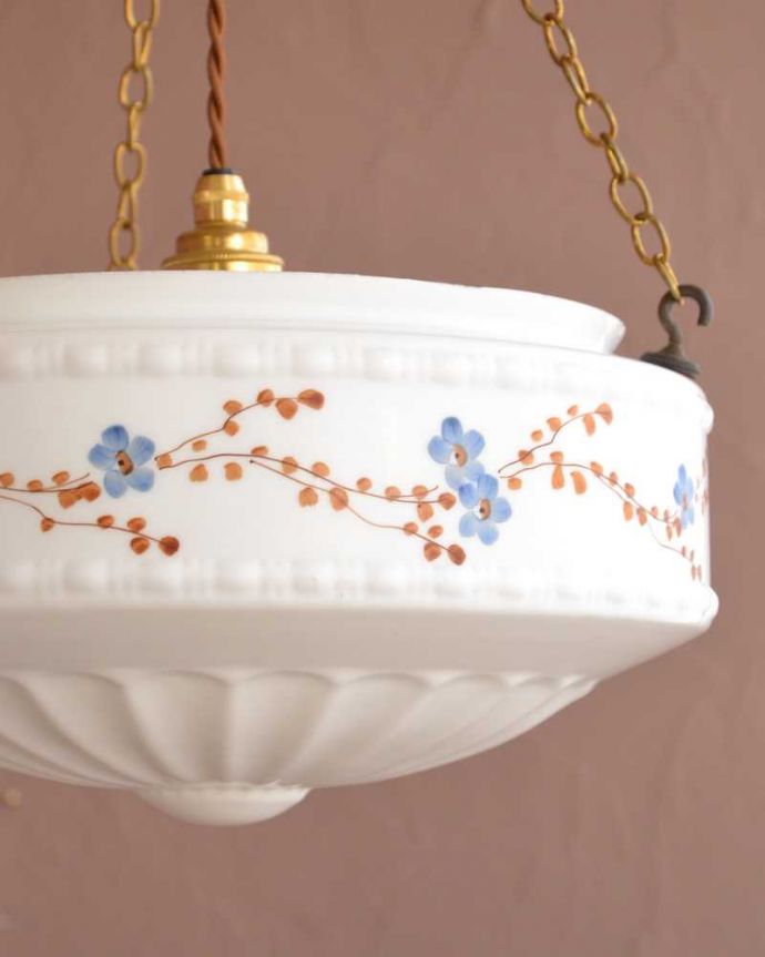 シャンデリア　照明・ライティング　お花模様が描かれたイギリスアンティークのハンギングボウル(Ｅ26球付き)。。(k-3807-z)