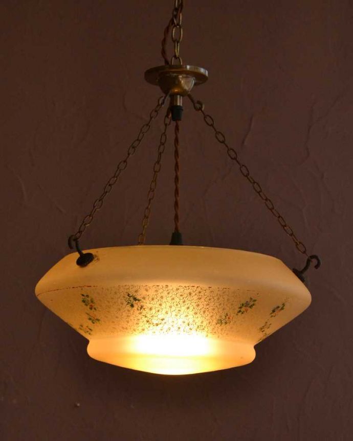 シャンデリア　照明・ライティング　お花模様が描かれたイギリスアンティークのハンギングボウル(Ｅ26球付き)。。(k-3808-z)