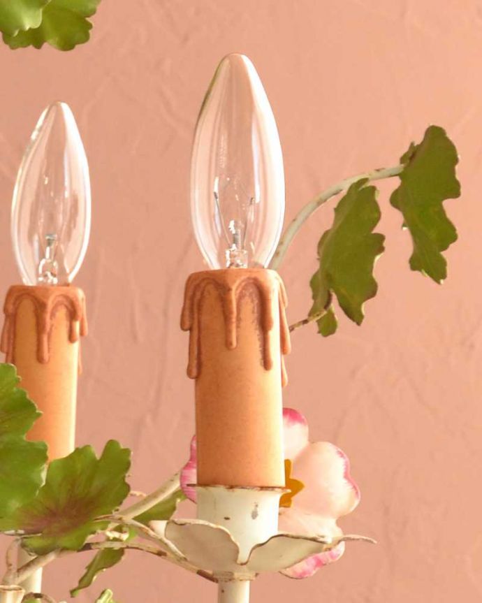 シャンデリア　照明・ライティング　お花×リーフが素敵なアンティークシャンデリア(３灯)（E17シャンデリア球付）。。(k-3811-z)