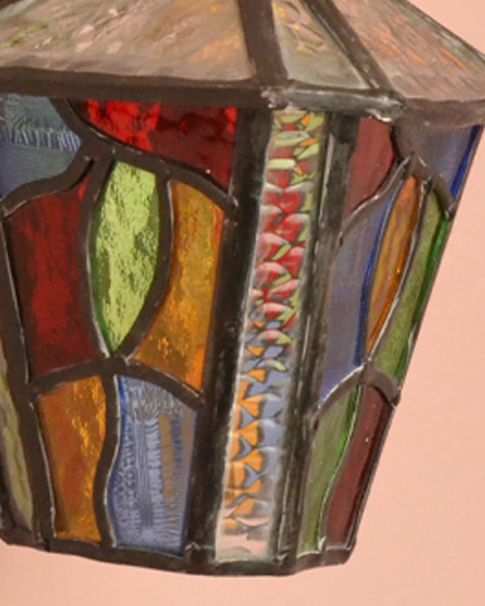 壁付けブラケット　照明・ライティング　カラフルなガラスが入った壁付け照明、お洒落なアンティークのウォールランプ。。(k-3814-z)