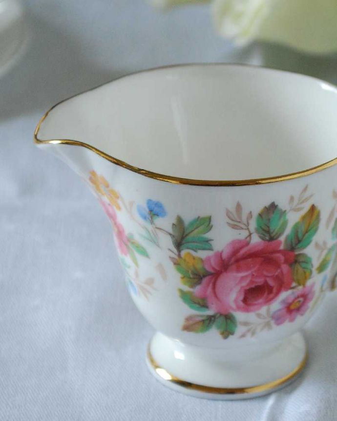 アンティーク 陶磁器の雑貨 アンティーク雑貨 イギリス王室御用達パラゴン窯のアンティークミルクポット(PARAGON)。お茶の時間に欠かせないミルクピッチャー紅茶を愛する英国のお茶の時間に欠かせないミルクティーのために作られた陶磁器のミルクピッチャー。(k-3817-z)