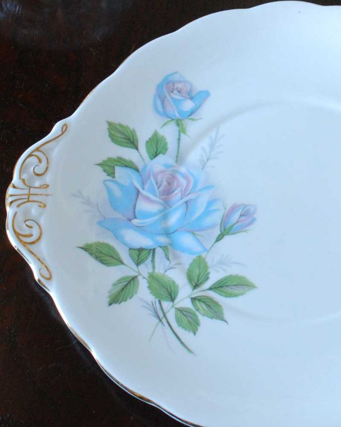 アンティーク 陶磁器の雑貨　アンティーク雑貨　ロイヤルスタンダード（ファシネーション）のアンティークＢ＆Ｂプレート。ティータイムでバター付きのパンを置くための一枚Bread＆Butterプレート、通称B＆Bプレートと呼ばれるお皿。(k-3821-z)