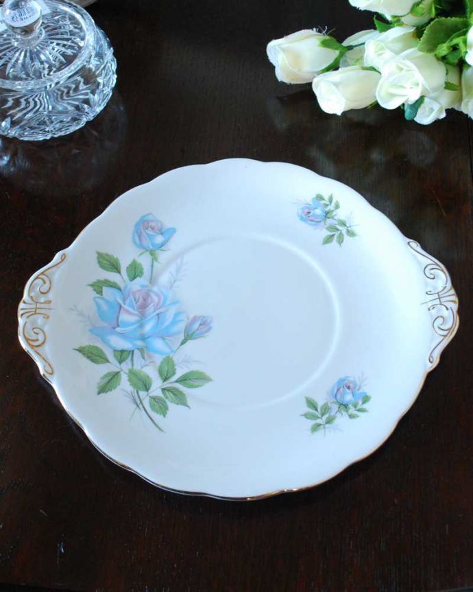 アンティーク 陶磁器の雑貨　アンティーク雑貨　ロイヤルスタンダード（ファシネーション）のアンティークＢ＆Ｂプレート。上から見るとこんな感じです状態のいいものだけを選んでいますが、アンティークなのでキズや欠けがある場合があります。(k-3821-z)