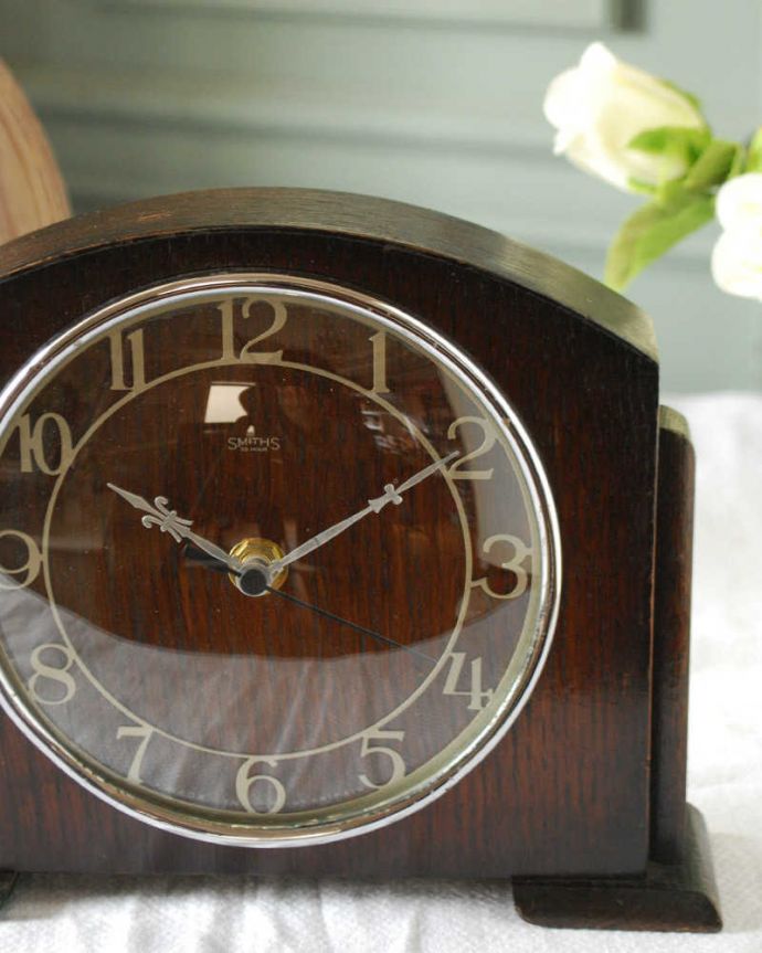 アンティーク その他の雑貨 アンティーク雑貨 置くだけでお洒落なインテリアになる英国で見つけたSMITH社のアンティーク置き時計。タイムスリップさせてくれる優しい文字盤アンティークの時計は、文字盤が何とも言えない優しい雰囲気。(k-3883-z)