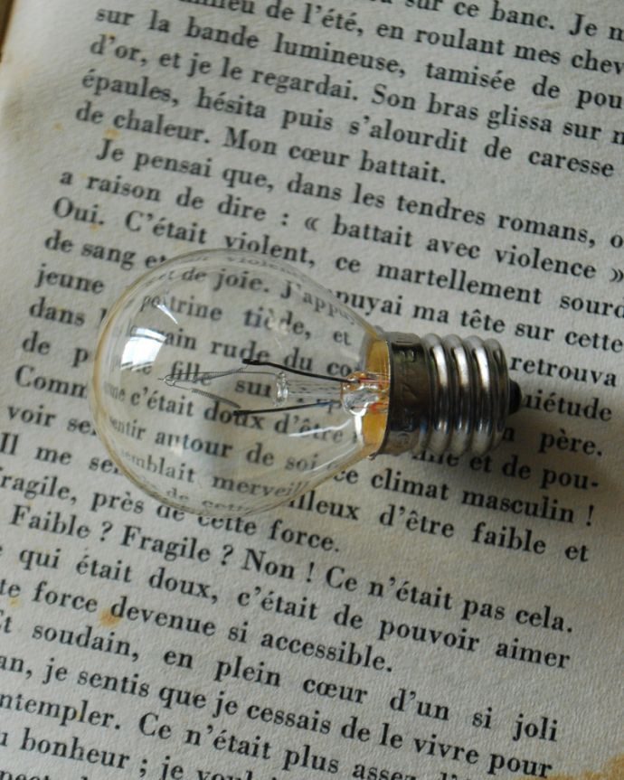 スタンドライト 照明・ライティング アンティーク風のスタンドライト、おしゃれなテーブルランプ(E17球付き)。電球付きなので届いてすぐに使えます口金はE17です。(TL-0079)