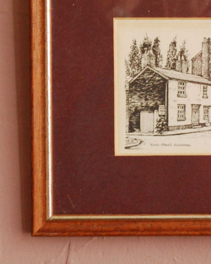 アンティーク その他の雑貨 アンティーク雑貨 壁から始めるオシャレなインテリア、イギリスアンティークのアートフレーム(街並み)。アンティークだけが持つ風合いアンティークなので、多少のキズ、汚れはあります。(k-3952-z)