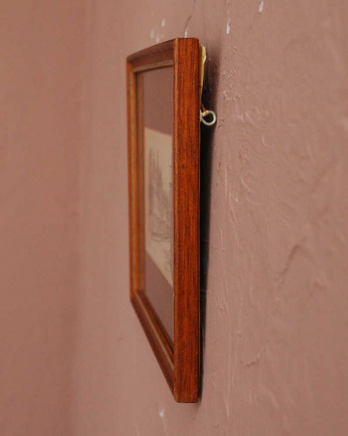 アンティーク その他の雑貨 アンティーク雑貨 壁から始めるオシャレなインテリア、イギリスアンティークのアートフレーム(街並み)。横から見ると…こんな感じです。(k-3952-z)