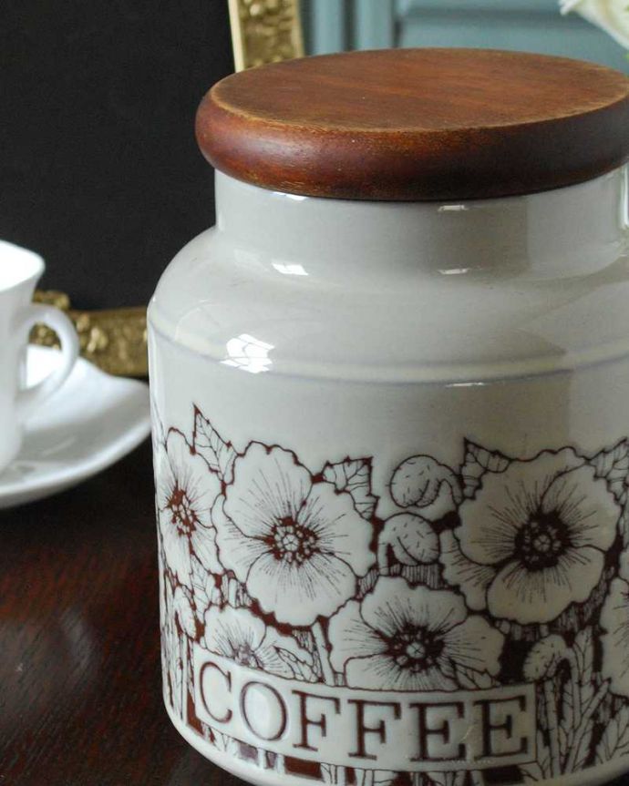 Hornsea(ホーンジー) アンティーク雑貨 イギリスのビンテージ陶器、HORNSEA(ホーンジー)社のコーンローズジャー「COFFEE」。HORNSEAらしいオシャレなデザインイギリスの陶器メーカーHORNSEA(ホーンジー)社の「コーンローズ」シリーズ。(k-3964-z)