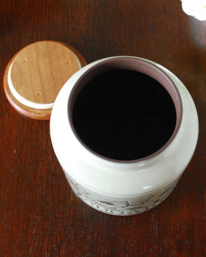 Hornsea(ホーンジー) アンティーク雑貨 イギリスのビンテージ陶器、HORNSEA(ホーンジー)社のコーンローズジャー「SUGAR」。上から見るとこんな感じです状態のいいものだけを選んでいますが、アンティークなので気密性はありません。(k-3965-z)