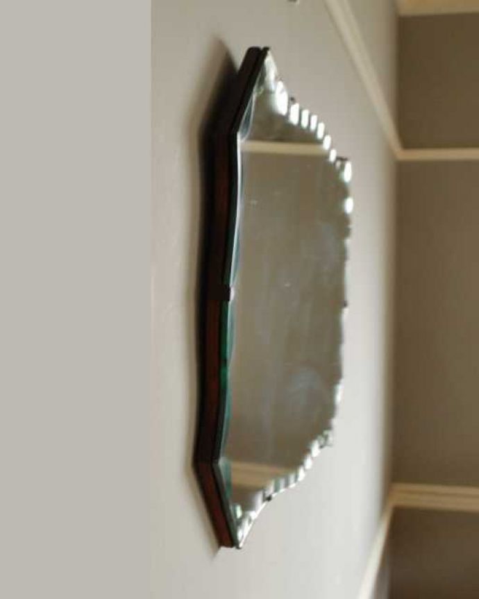 アンティーク ミラー（鏡）　アンティーク雑貨　アンティーク　ミラー。厚みが違いますアンティークなので多少のキズ・汚れがある場合がありますがキレイなものを買い付けてきました。(k-3987-z)