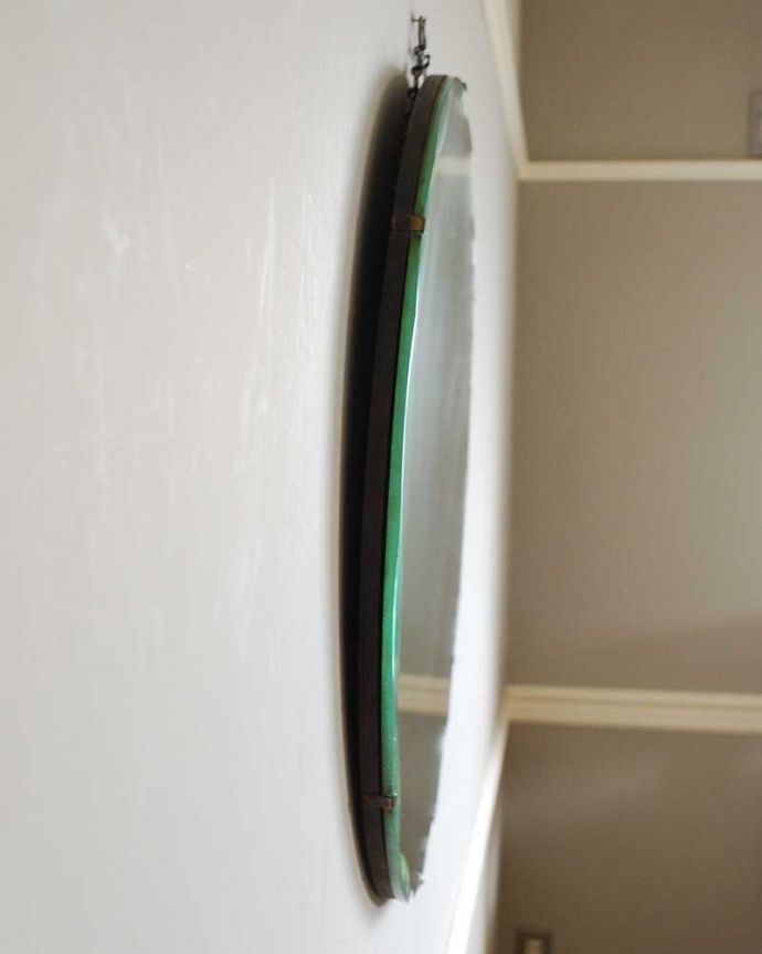 アンティーク ミラー(鏡) アンティーク雑貨 縁どりがキラッと輝くアンティークカッティングミラー、イギリス輸入の鏡 。厚みが違いますアンティークなので多少のキズ・汚れがある場合がありますがキレイなものを買い付けてきました。(k-3989-z)