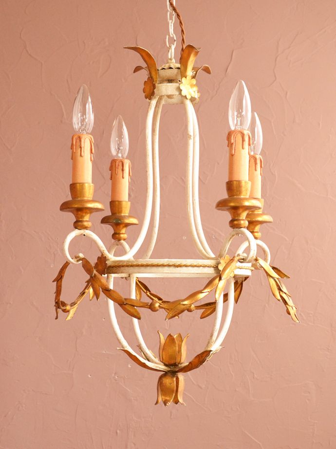 シャンデリアの灯り