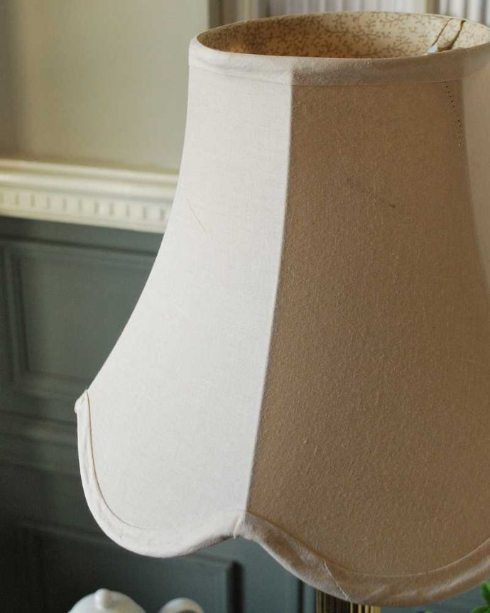 スタンドライト　照明・ライティング　イギリスで見つけたアンティークテーブルランプ(E17シャンデリア球付き)。。(k-3996-z)