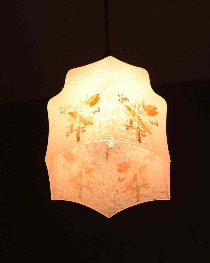 アンティーク照明の美しい灯り