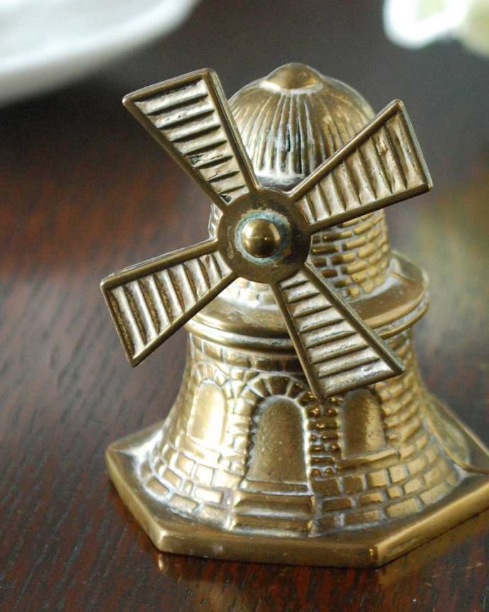アンティーク 真鍮の雑貨　アンティーク雑貨　英国のアンティーク雑貨、真鍮製の風車のベル。美しい真鍮で出来たベル使用人を呼ぶために日常的に使われていたベル。(k-4053-z)