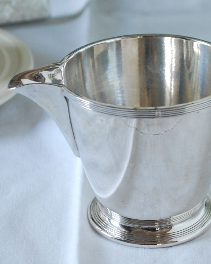 英国アンティークのシルバーミルクピッチャー