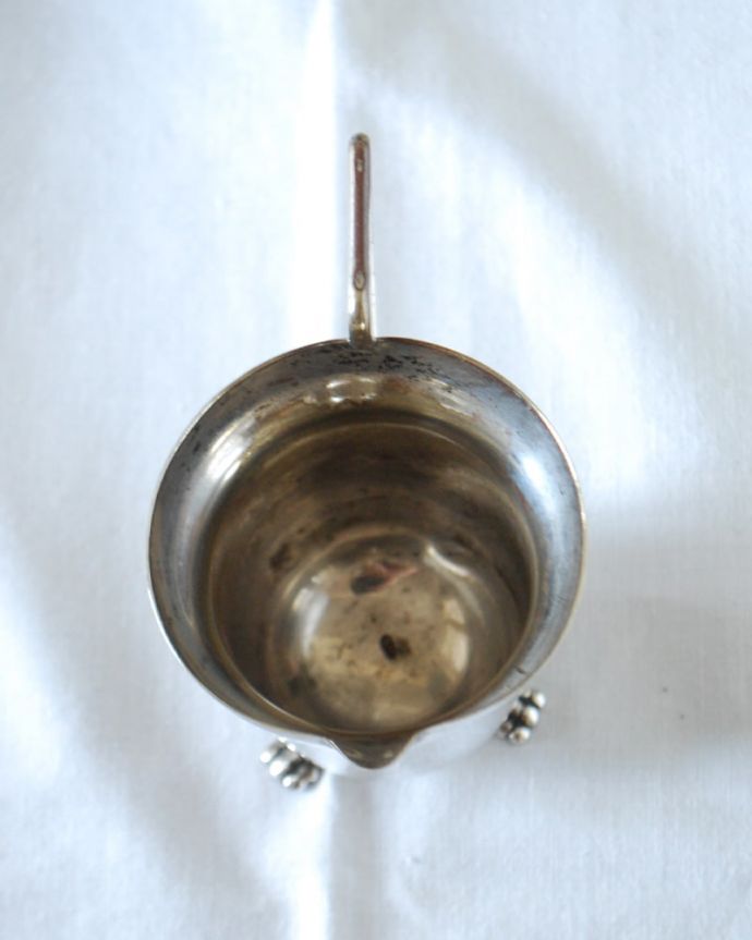 アンティーク シルバー製　アンティーク雑貨　シルバー　ミルクピッチャ　上から見るとこんな感じです。(k-4168-z)