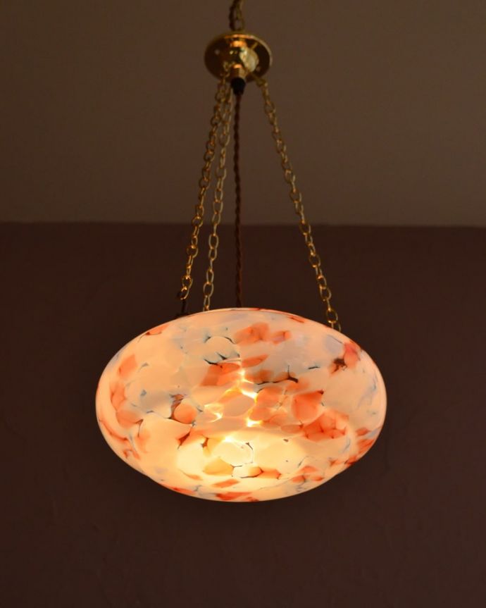 アンティーク照明の美しい灯り