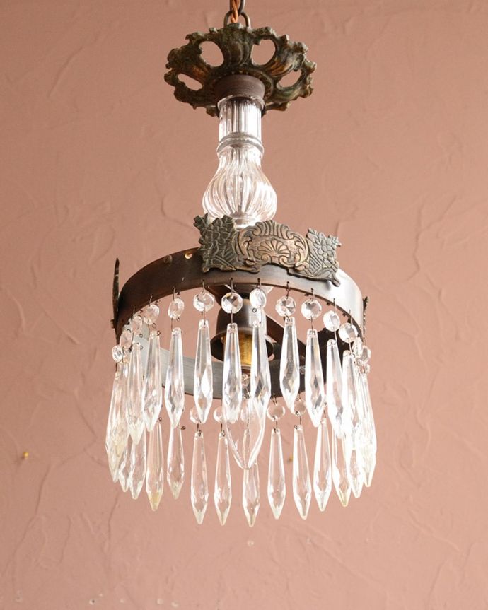 シャンデリア　照明・ライティング　フランスのアンティーク照明、どこにでも取り付けられるプチシャンデリア（1灯）（Ｅ17シャンデリア球付）　新しい日本仕様の配線配線は照明専門の職人が日本仕様の新しい配線にオーバーホウルしました。(k-4185-z)