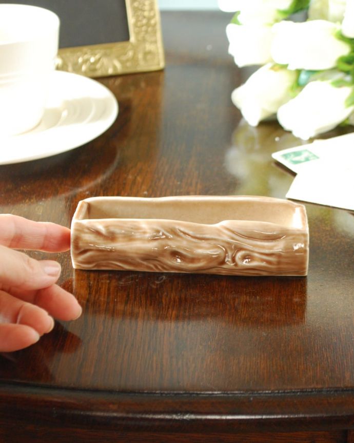 アンティーク 陶磁器の雑貨　アンティーク雑貨　アンティーク カードホルダー　飾って使って楽しむアンティーク実用的に一番使いやすいサイズ。(k-4218-z)