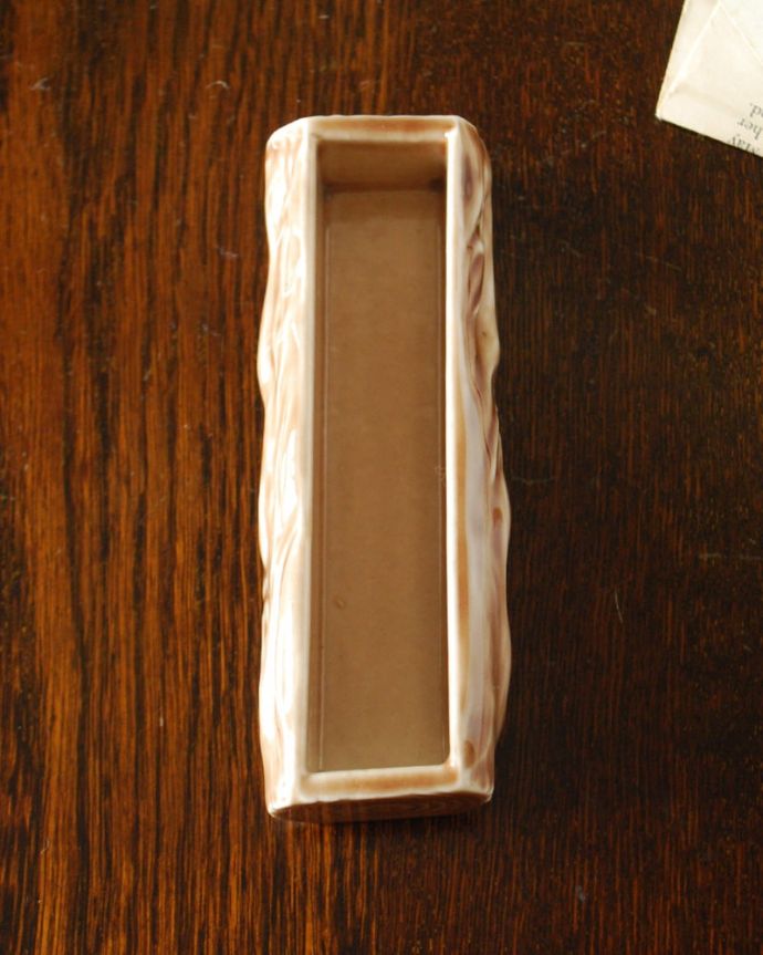 アンティーク 陶磁器の雑貨　アンティーク雑貨　アンティーク カードホルダー　上から見るとこんな感じです状態のいいものだけを選んでいますが、アンティークなのでキズや欠けがある場合があります。(k-4218-z)