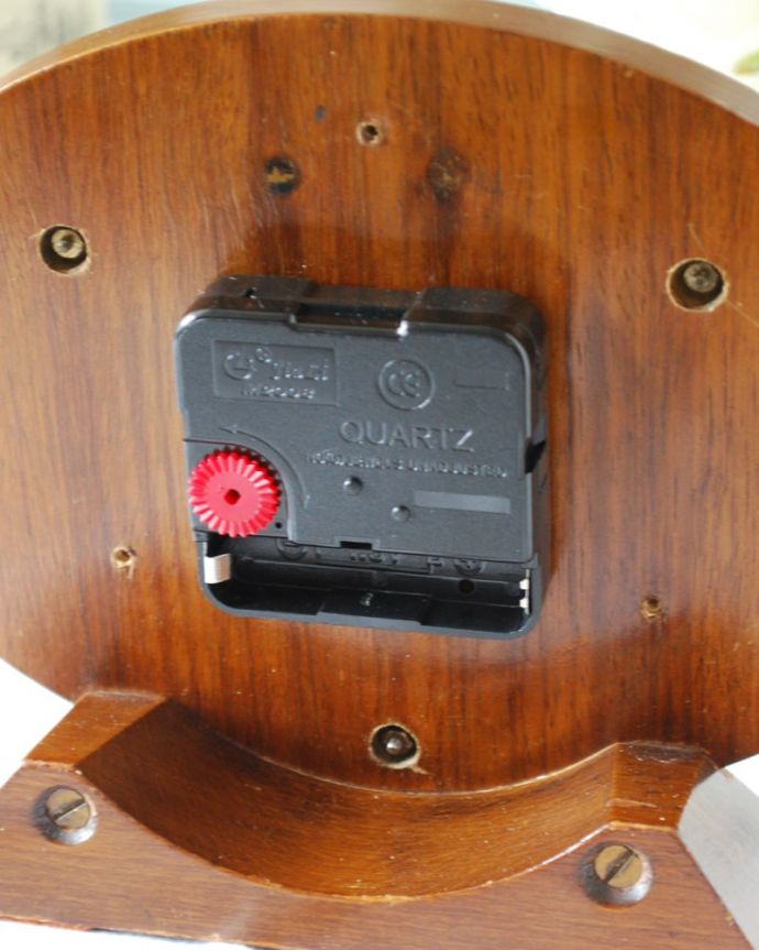 アンティーク その他の雑貨 アンティーク雑貨 アンティーク 時計 裏から見ると・・・クオーツは新しく交換しました。(k-4230-z)