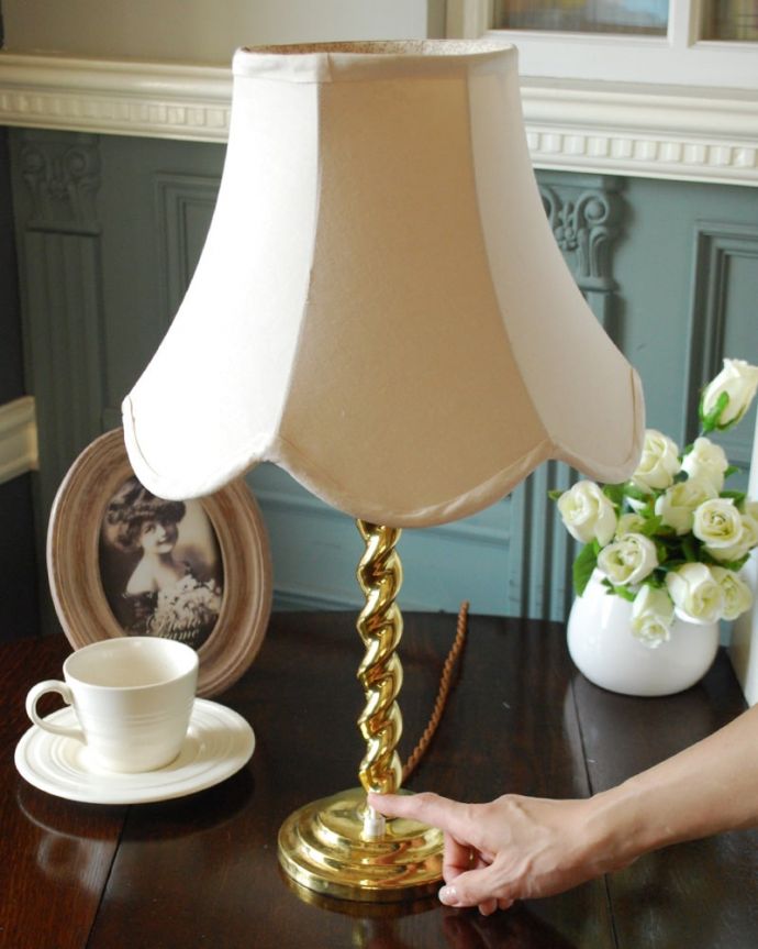 スタンドライト　照明・ライティング　アンティーク テーブルランプ　(k-4249-z)