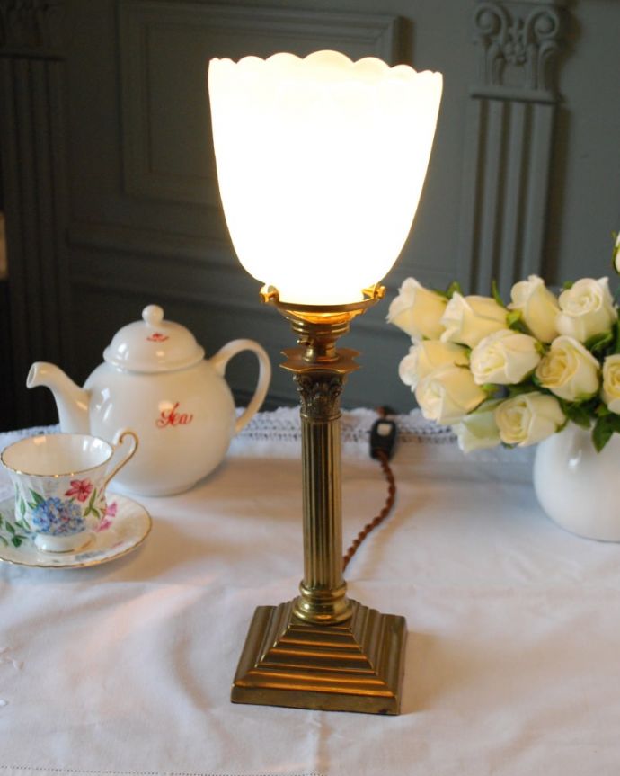 スタンドライト　照明・ライティング　アンティーク テーブルランプ　(k-4259-z)