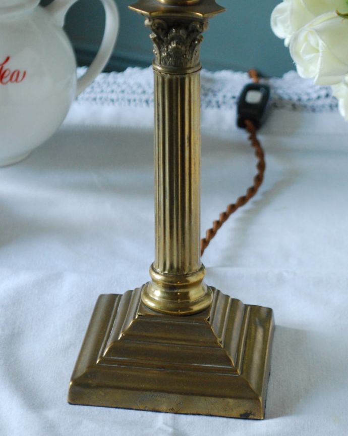 スタンドライト　照明・ライティング　アンティーク テーブルランプ　(k-4259-z)