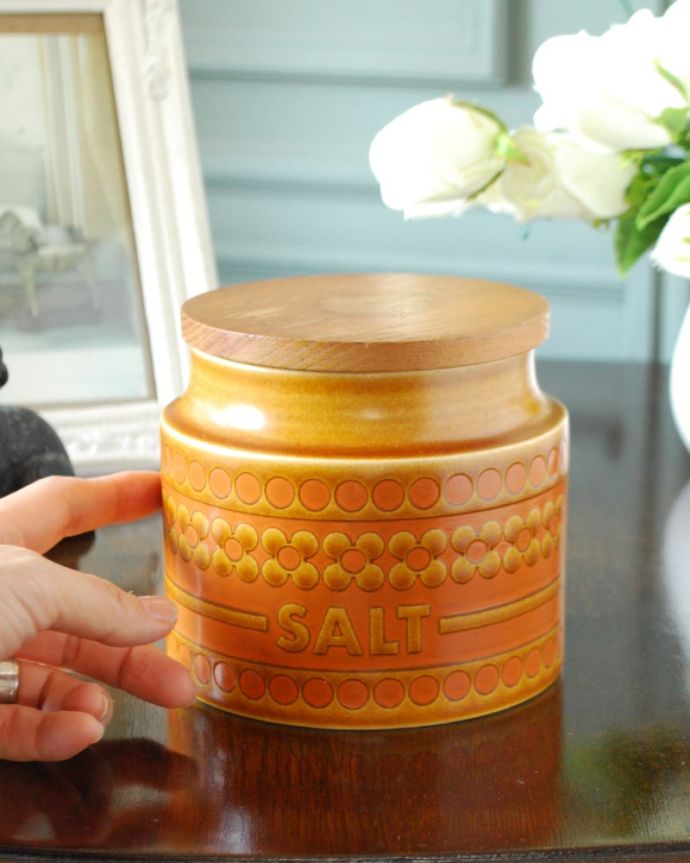 Hornsea(ホーンジー) アンティーク雑貨 ホーンジー キャニスター「SALT」 サフラン 自分流の使い方で楽しんでください置いておくだけでオシャレなデザインで存在感たっぷりのホーンジーウェア。(k-4267-z)