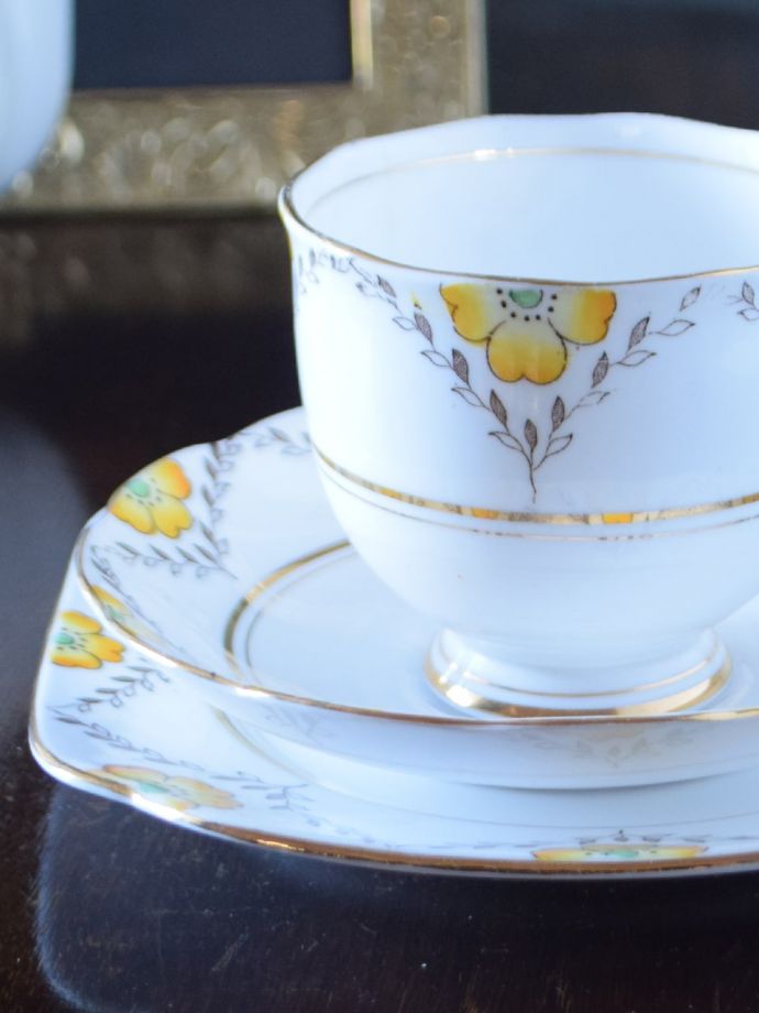 アンティークのカップ&ソーサー(トリオ)